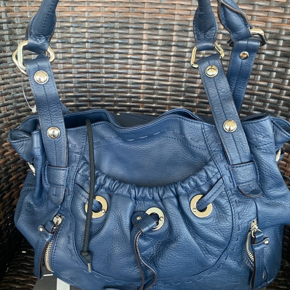 B Makowsky Women Leather Shoulder Bag - Picture 8 of 16